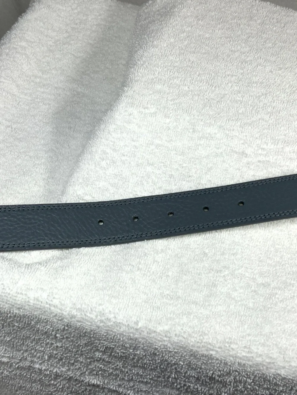 Nike Reversible White and Gray Belt - Size 34
